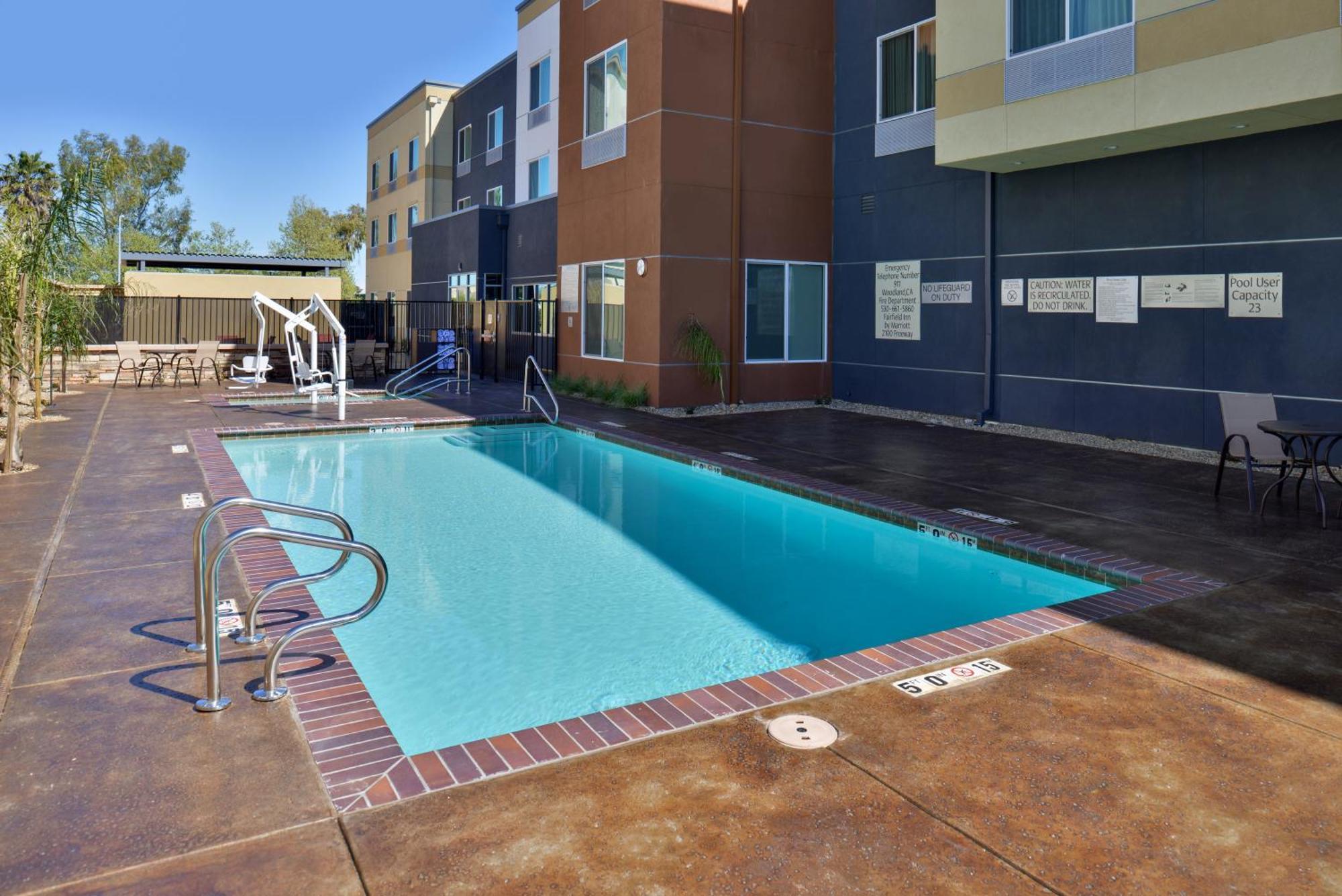 Fairfield Inn & Suites By Marriott Sacramento Airport Woodland Exterior foto