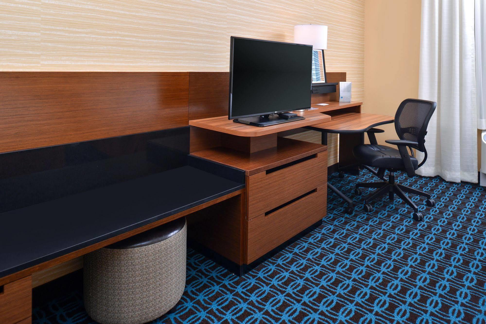 Fairfield Inn & Suites By Marriott Sacramento Airport Woodland Exterior foto